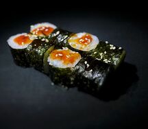 Классический ролл с угрем