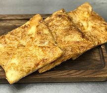 Хачапури с сыром сулугуни