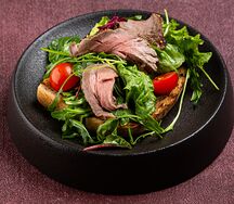 Брускетта с ростбифом