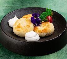 Сырники со сметаной