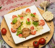 Салат Цезарь с курицей