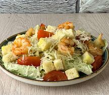 Салат Цезарь с аргентинскими креветками