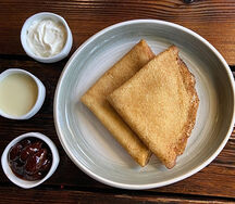 Сладкие блинчики с вареньем 