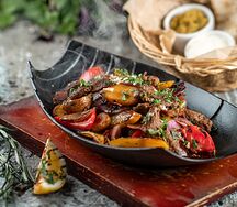 Горячая сковородка со свининой