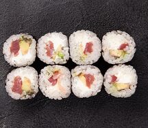 Мини с тунцом и авокадо