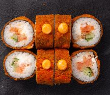 Темпура ролл с лососем и том ямом