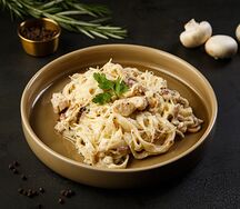 Феттучине с курицей и грибами 