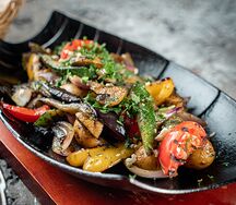 Горячая сковородка вегетарианская