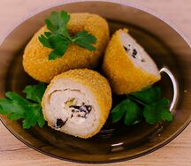 Котлета по-киевски с сыром и грибами