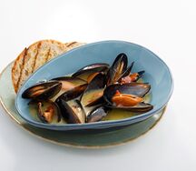 Мидии в классическом винном соусе