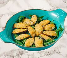 Мидии с соусом песто