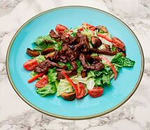 Салат с говядиной и грибами