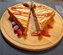 Сэндвич с арахисовой пастой и вареньем