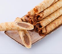 Вафельная трубочка с варёной сгущёнкой