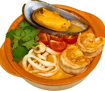 Том ям с морепродуктами