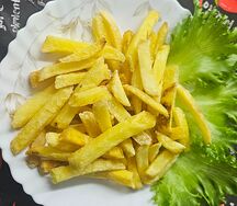 Картофель фри с соусом