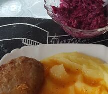 Пюре с куриной котлетой