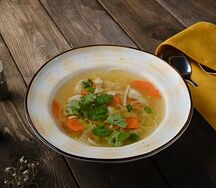 Суп из мяса птицы с домашней лапшой