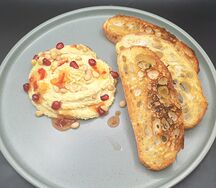 Хумус и брускетты