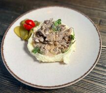 Бефстроганов с вешенками