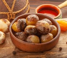 Молодой мини-картофель на углях