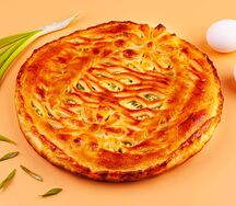 Пирог с зелёным луком и яйцом