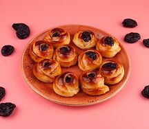 Фуршетные сладкие пирожки с черносливом