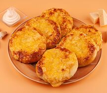 Булочка с сыром и чесноком (хачапури)