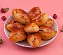 Фуршетные сладкие пирожки с вишней