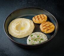 Домашние котлеты из камчатского краба с картофельным пюре