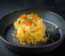 Мимоза с копчёной форелью и камчатским крабом
