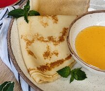 Блинчики Счастливый кот с топленым маслицем и сметанкой