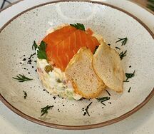 Оливьешка с семушкой слабосоленой