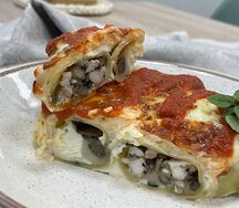 Каннеллони с курицей и грибами