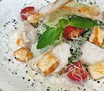 Цезарь с курицей