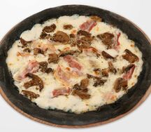 Пицца Сыр, бекон, грибы Блэк