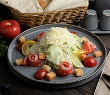 Цезарь с семгой