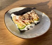 Окинавский сэндвич с крабом унаги