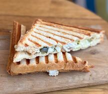 Бриошь с курицей и хреном