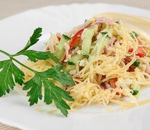 Салат Коктейль с ветчиной и сыром
