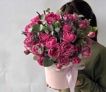 Коробка пионовидных роз