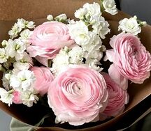 Букет с лютиками