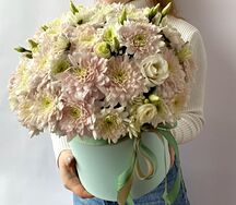 Коробка с хризантемой