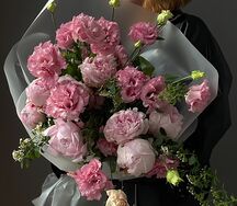 Розовые пионы