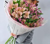 Букет с альстромерией