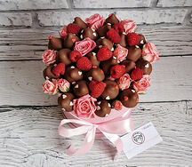 Букет в шляпной коробке Classic с малиной