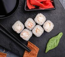 Ролл с креветкой