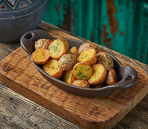 Молодой картофель с укропом