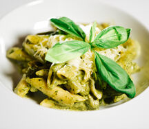 Паста с соусом песто