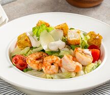 Салат Цезарь с креветками
